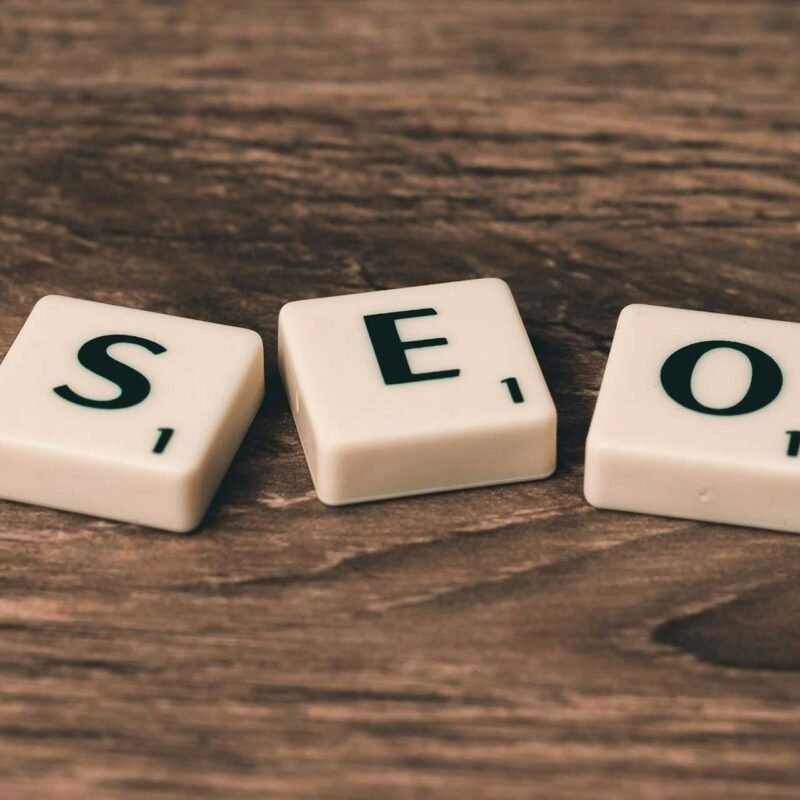 Améliorer le classement dans les moteurs de recherche grâce à des techniques de référencement fondées sur des données.